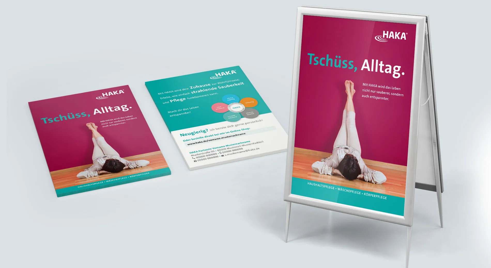 Detailansicht HAKA Roll-ups und Flyer „Tschüss, Alltag"